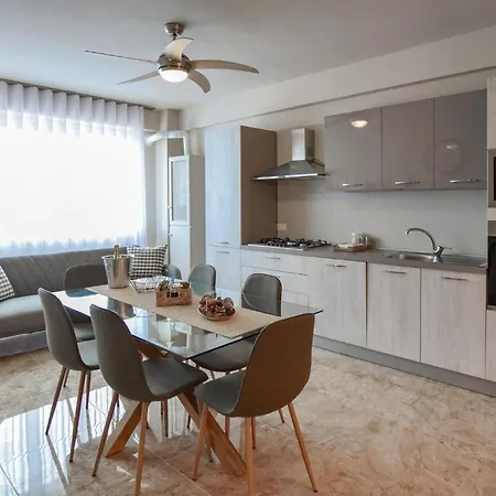 Lovely In Falerna Marina With Kitchen Apartment *